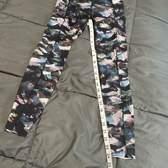 Lululemon Fast and Free Tight II (Hemmed to 24") - Picture 14 of 15